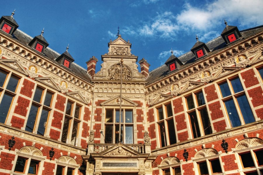 La façade imposante de l'université d'Utrecht. Laurent dambies - Fotolia