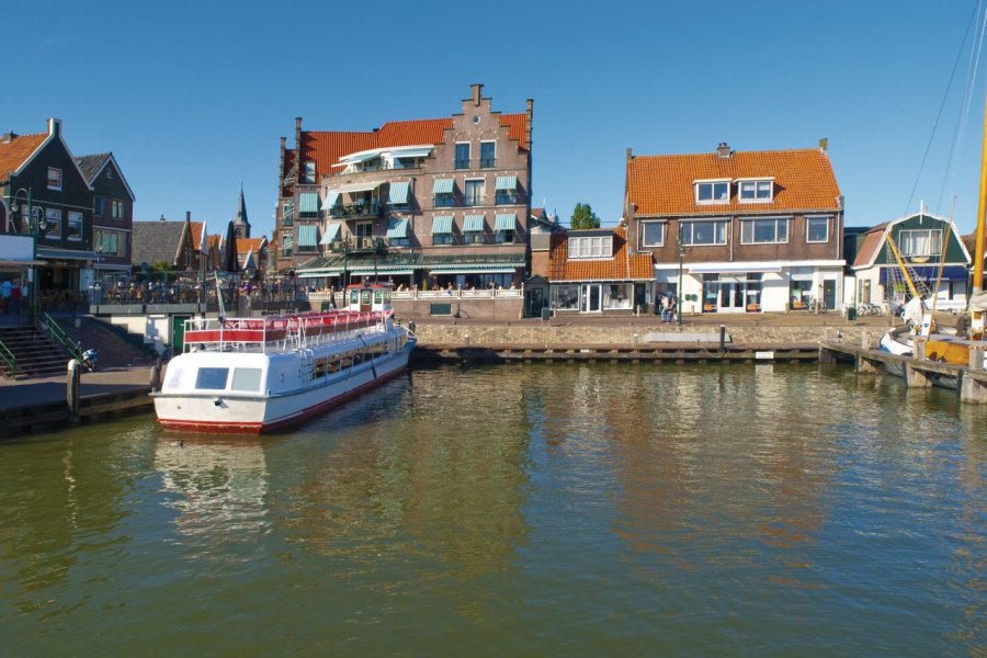 Les bars et cafés affichent souvent complet dès le retour des beaux jours. SOMATUSCANI - Fotolia