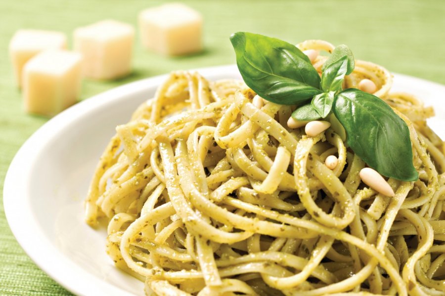 Spaghetti à la sauce pesto. Svariophoto - iStockphoto