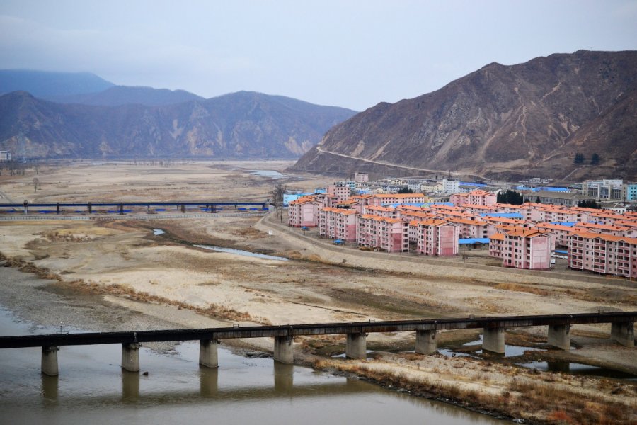 Pont de Tumen. graceenee - Shutterstock.com