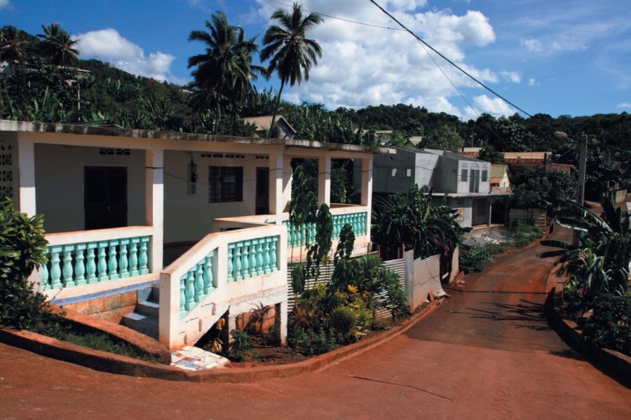 Le petit village de M'tsangadoua. Stéphan SZEREMETA