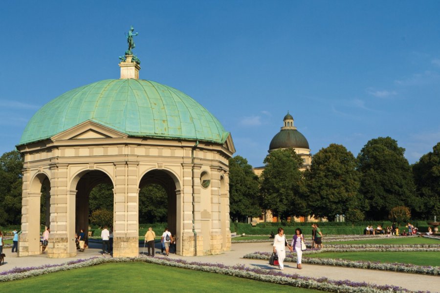 Hofgarten. Lawrence BANAHAN - Author's Image