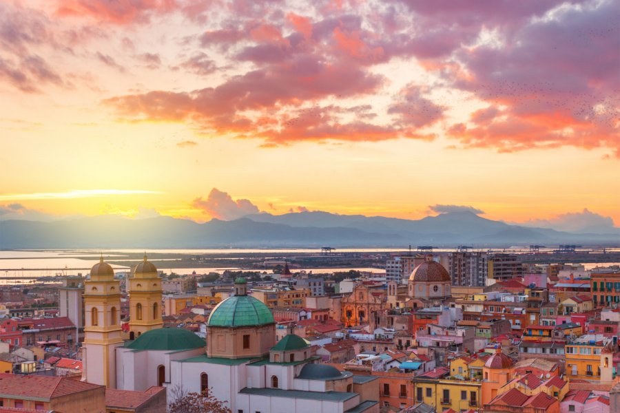 Ciel de Cagliari au coucher de soleil. Travellaggio - Shutterstock.com