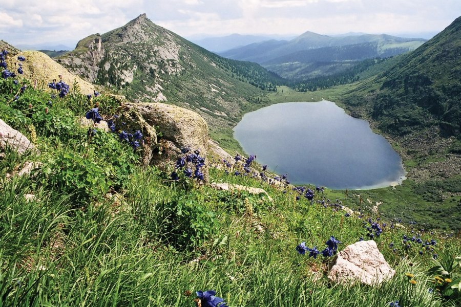 Lac dans le massif du Saïan occidental. (© Khakassia Tourist Information Centre))