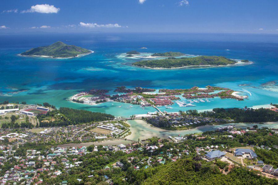 Baie de Sainte Anne. Denis Kabanov - Shutterstock.com