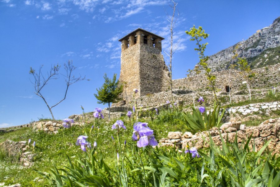 Citadelle de Kruje. nicolasdecorte - Shutterstock.com