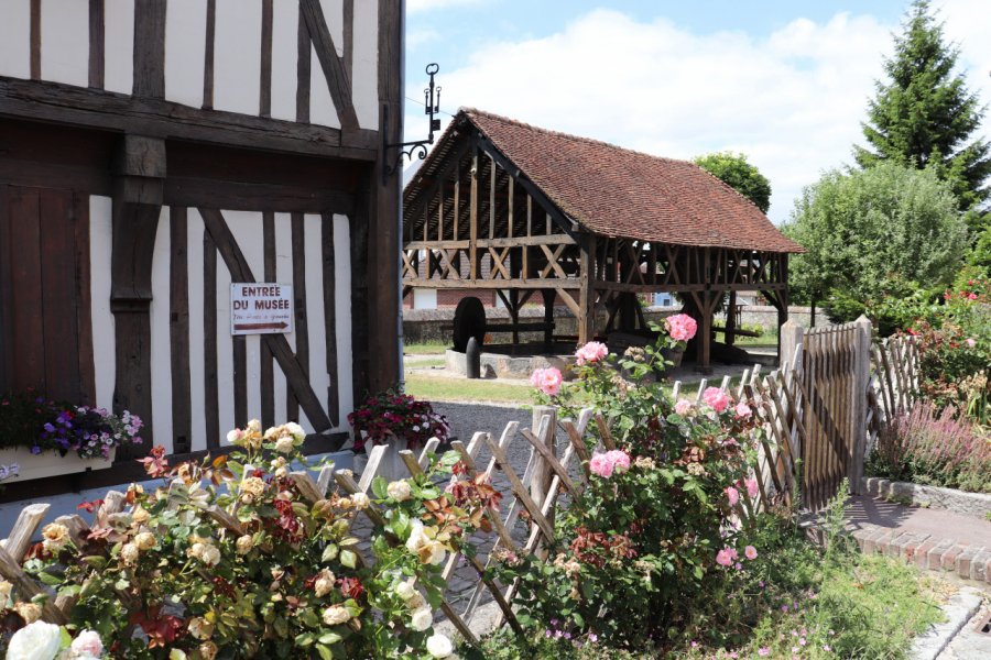 Musée des arts et traditions populaires Mathon-Durand. Neufchâtel-en-Bray