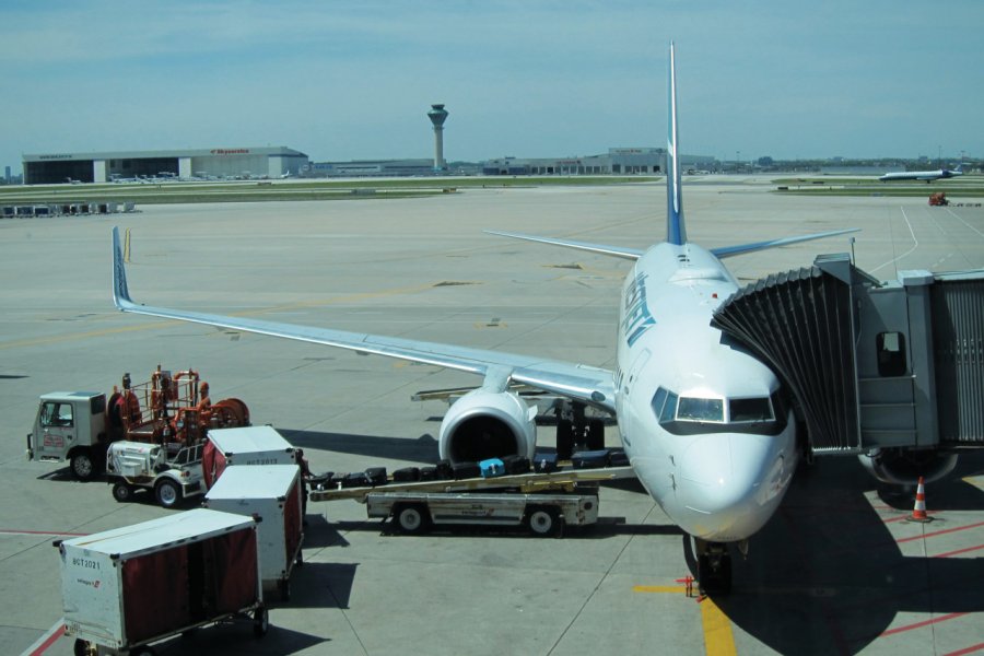 Avion de la compagnie canadienne Westjet à l'aéroport de Toronto Pearson. Stéphan SZEREMETA