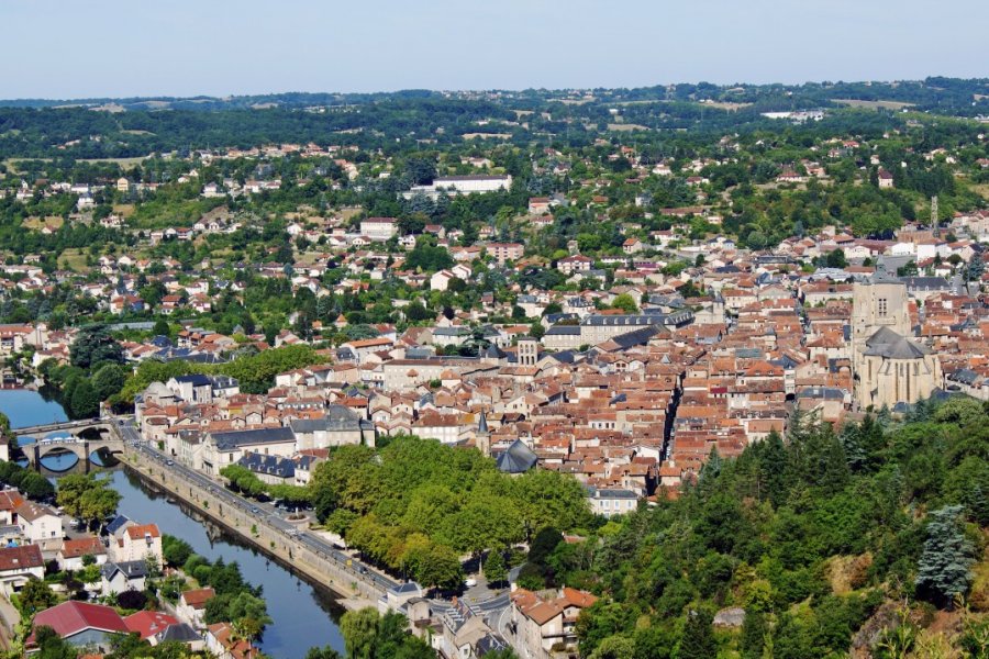 Vue aérienne de Villefranche-de-Rouergue Hubert Hlis - Fotolia