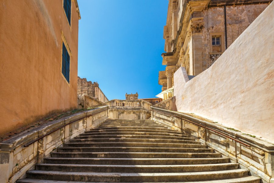 L'escalier jésuite baroque, un des décors emblématiques de la série Games of Thrones. Viliam.M - Shutetrstock.com
