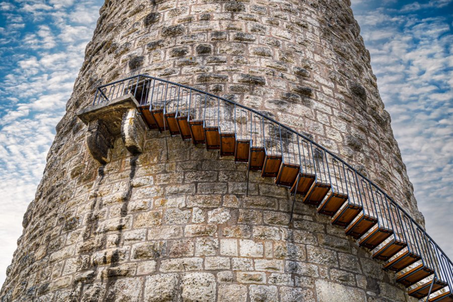 Les escaliers de la tour du château de Porrentruy. Andrii Shepeliev - Shutterstock.com