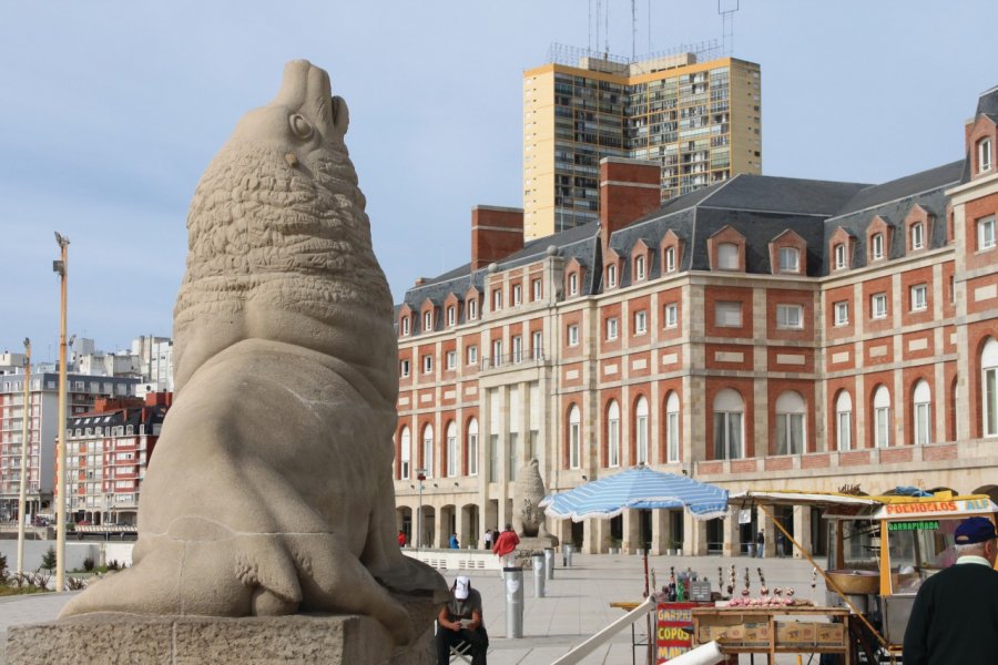 L'un des deux lions de mer de la rambla Playa Bristol. Pierre-Yves SOUCHET