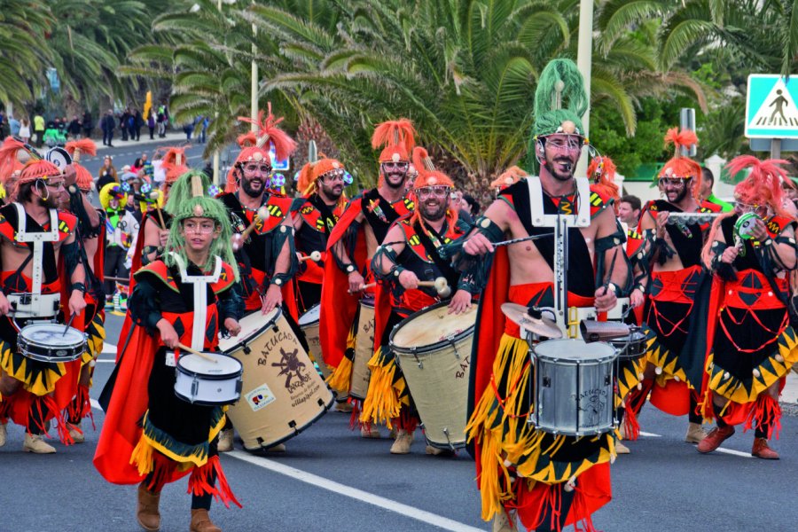 Groupe de Batucada lors du festival de Teguise. motivarte - Shutterstock.com