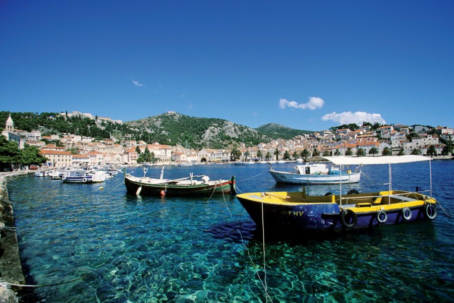 Le port de Stari Grad. Author's Image