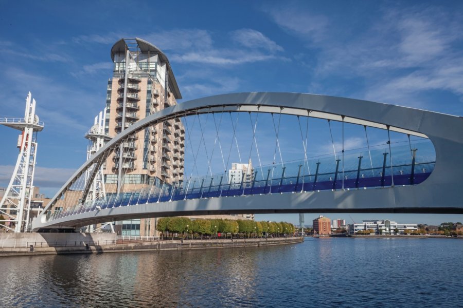 The Millennium Bridge, Manchester. Alex_west - iStockphoto