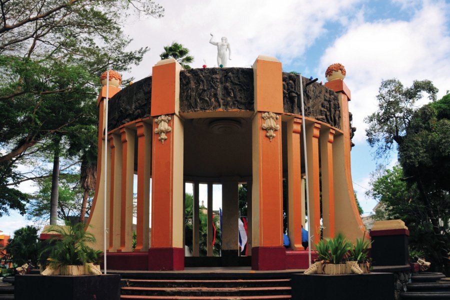 Le kiosque du temple de la musique dans le Parc Central de Managua. Mtcurado - iStockphoto