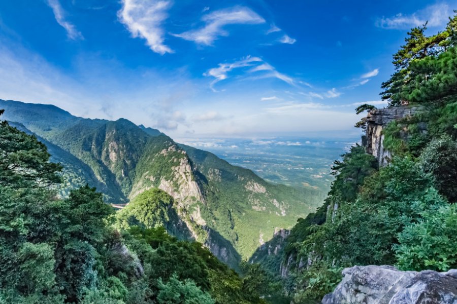 Paysage de Lushan. HelloRF Zcool - Shutterstock.com