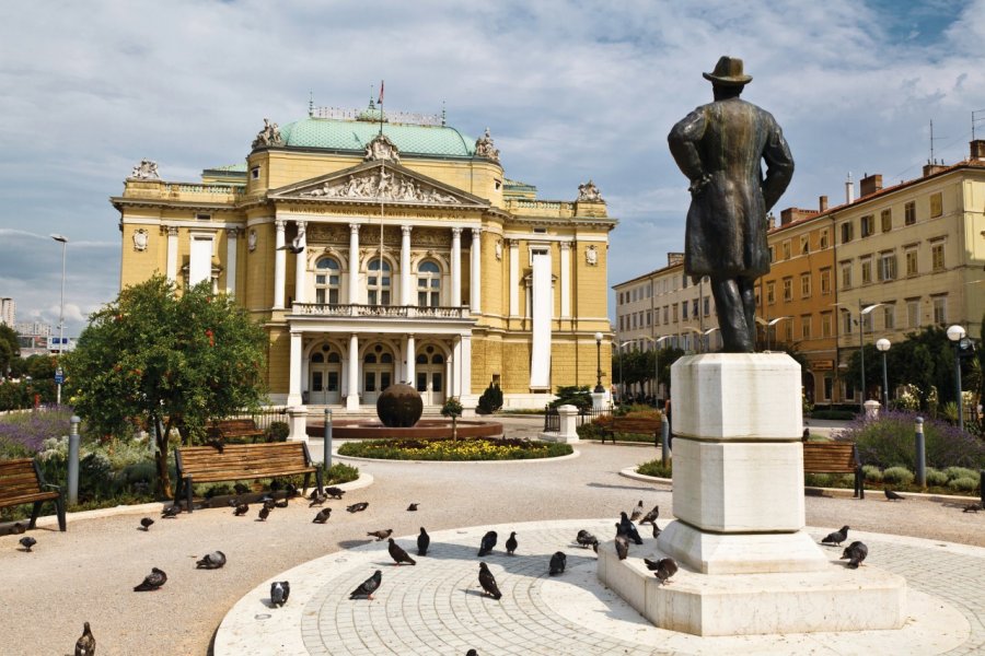 Le parc Kasalisni et le théâtre de Rijeka. Anshar73 - iStockphoto