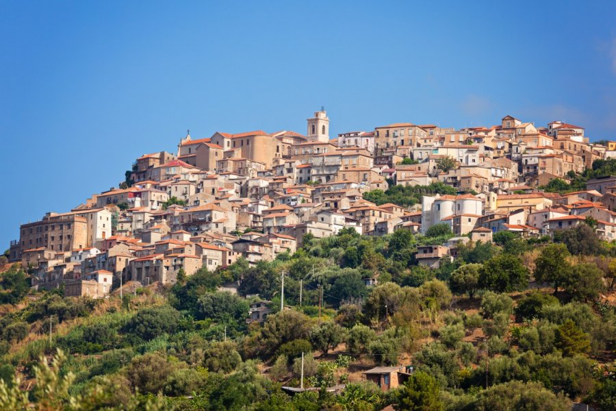 Vue sur la ville de Nicotera. Natalia Macheda - Shutterstock.com