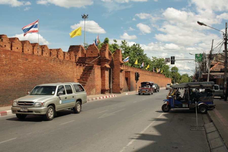 Porte historique de Tha Phae. Jérôme BOUCHAUD
