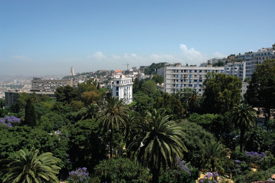 Vue sur le Mustapha supérieur et les quartiers sud depuis l'hôtel Saint-George El Djazaïr. Sébastien CAILLEUX