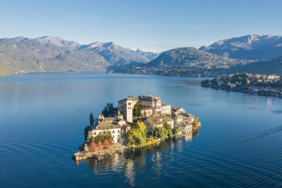 Vue sur l'île de San Giulio. acavalli - iStockphoto.com