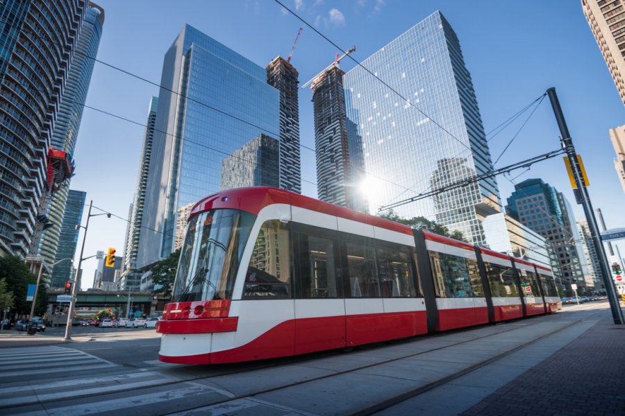 Tramway de Toronto, appelé <i>Street car.</i> TRphotos - shutterstock.com