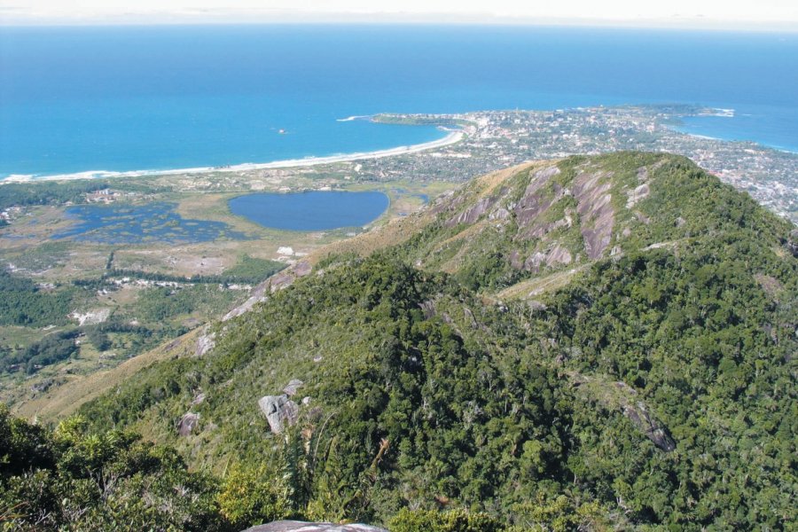 Panorama depuis le sommet du Pic Saint-Louis Arnaud BONNEFOY