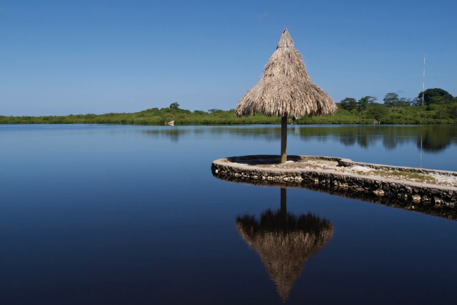 Lagon de la Isla de Utila. Holger METTE - iStockphoto