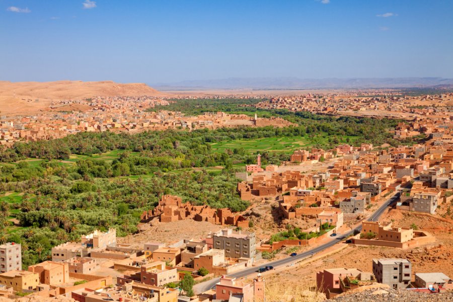 Panorama de la ville de Tinghir. Jose Ignacio Soto - Shutterstock.com