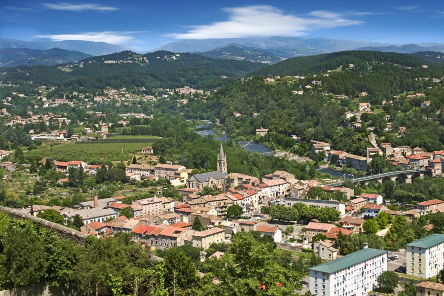 Aubenas, l'une des villes où se déroule chaque année le salon du livre Ardéchois. Gerhard Roethlinger - Shutterstock.com