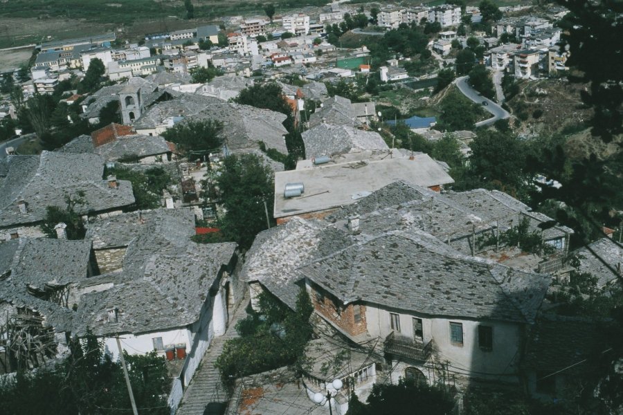 Vue sur la vieille ville de Gjirokastra. Julie Briard