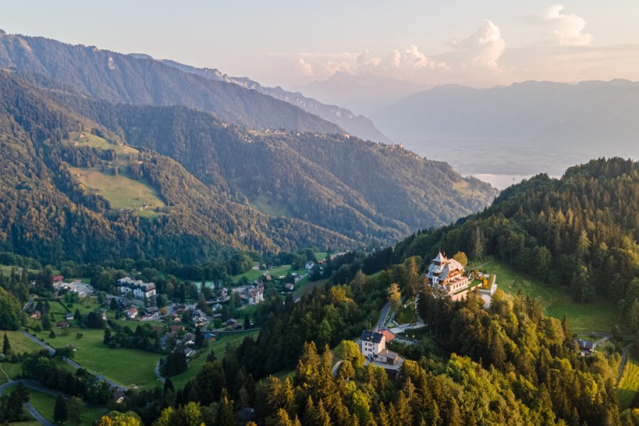 Vue sur Chamby et Sonloup. Swissguylover - Shutterstock.com