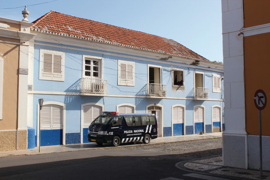 Architecture coloniale portugaise dans le quartier du Plato Abdesslam Benzitouni