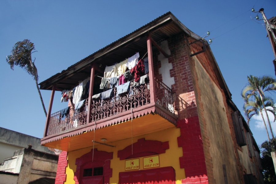 Maison colorée, Moramanga Arnaud BONNEFOY