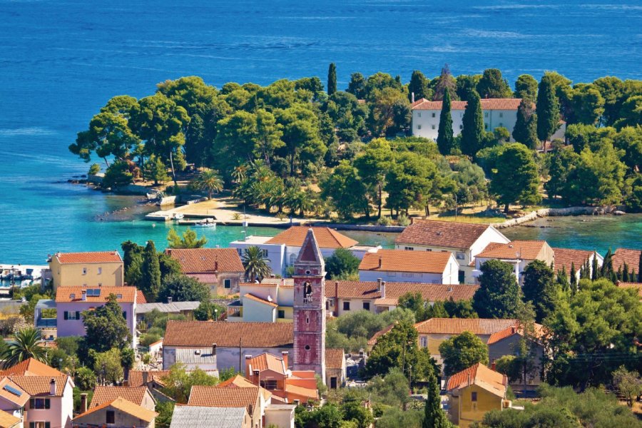 Village de Preko sur l'île d'Ugljan. xbrchx - iStockphoto