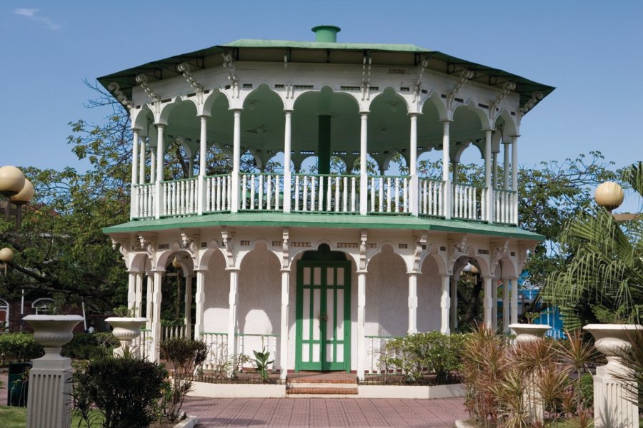 La gloriette dans le parc central de Puerto Plata. Irène ALASTRUEY - Author's Image