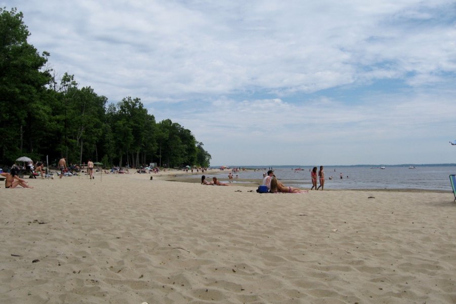 La plage d'Oka, Basses-Laurentides. Valérie FORTIER