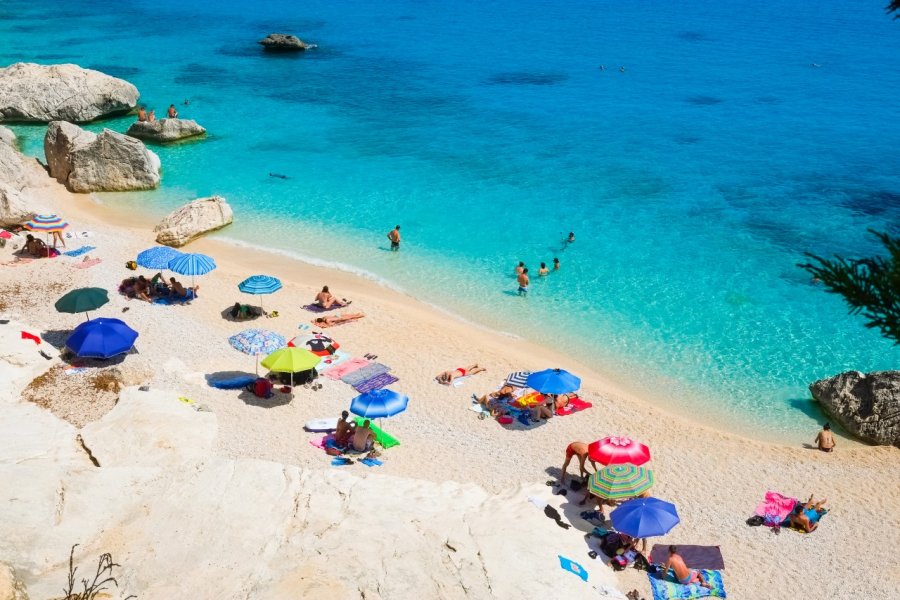 La plage de Cala Gonone. Elisa Locci - Shutterstock.com