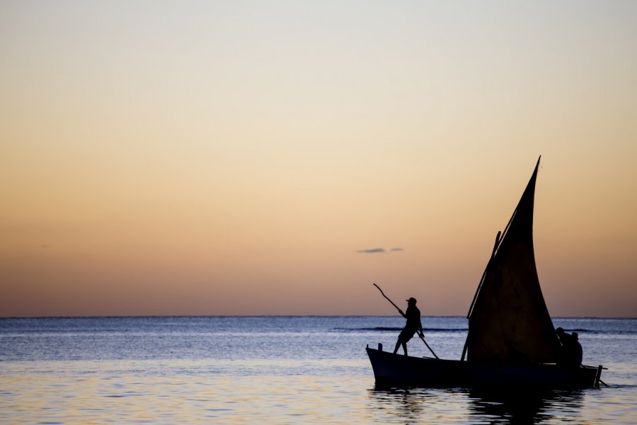 La lagon de Mont Choisy au crépuscule. photogolfer - Shutterstock.com