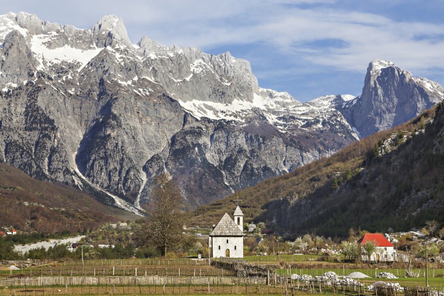 Montagnes de la vallée du Thet. MehmetO - Shutterstock.com