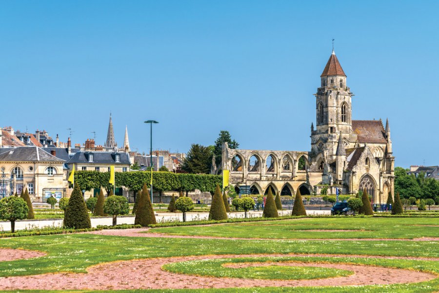 Eglise de Saint-Etienne-le-Vieux à Caen. Leonid Andronov - Shutterstock.com