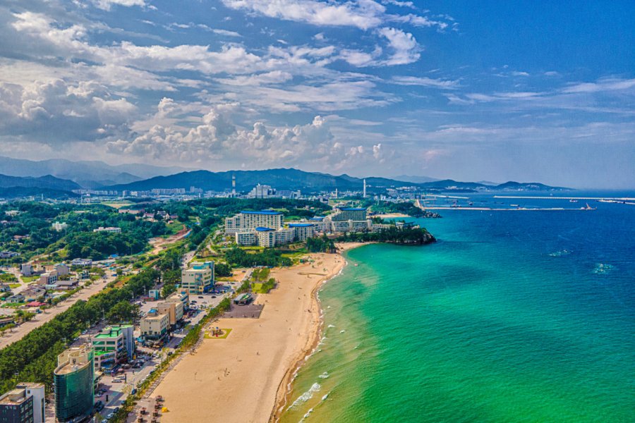 Plage de Samcheok. Stock for you - Shutterstock.com