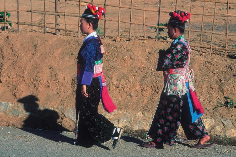 Femmes de l'ethnie Hmong. Eric Martin - Iconotec