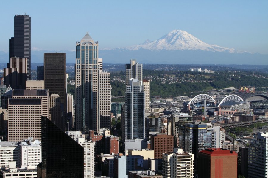 Vue panoramique sur Seattle depuis le Space Needle. (© Stéphan SZEREMETA))
