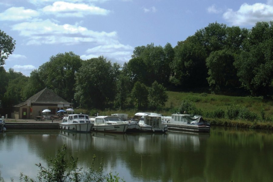 Balade fluviale à Chaumot. Laëtitia STEIMETZ