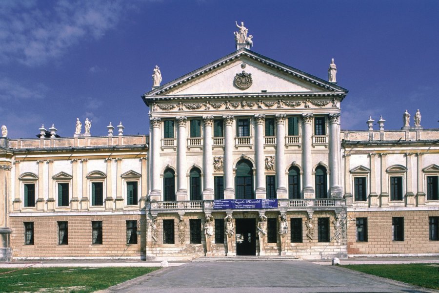 Villa Nazionale Pisani. Apollon - Iconotec