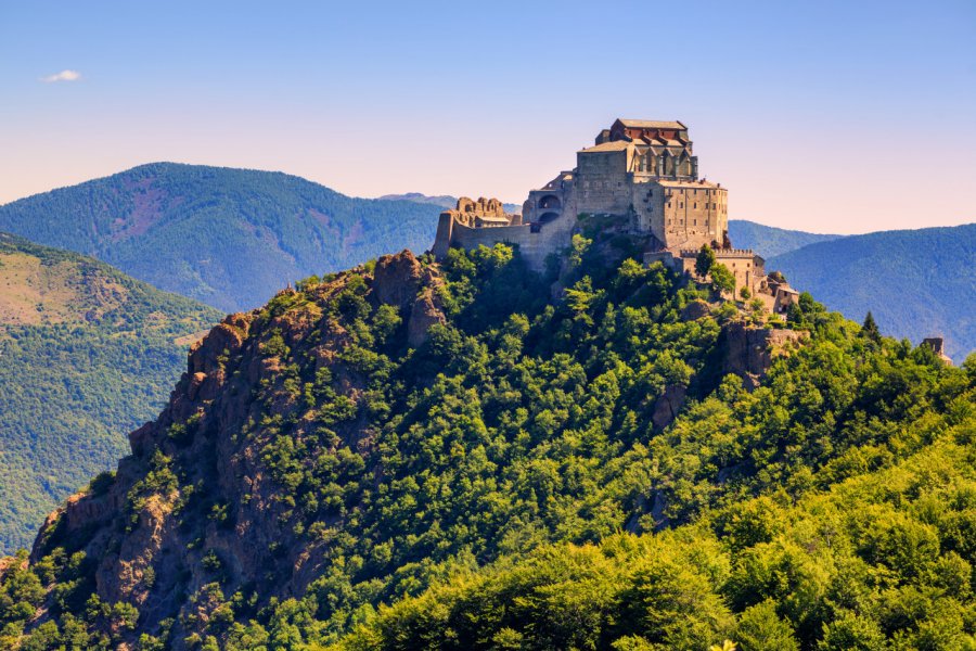 Monastère de Sacra Di San Michele. Boris Stroujko / Shutterstock.com