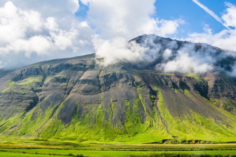 Paysages autour de Dalvík. Stray Toki - Shutterstock.com