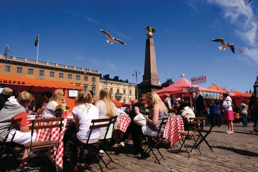 Terrasse de restaurant à Kauppatori. Serge OLIVIER - Author's Image